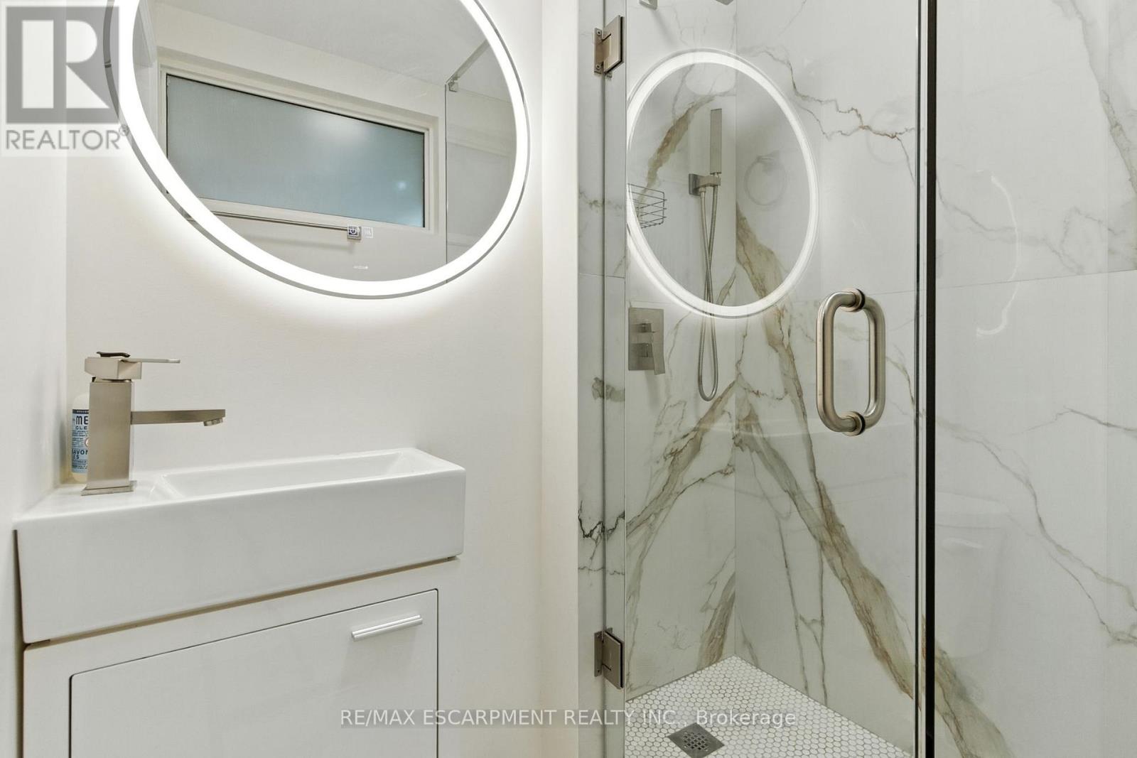 230 South Service Road, Mississauga, Ontario  L5G 2S1 - Photo 10 - W12781064