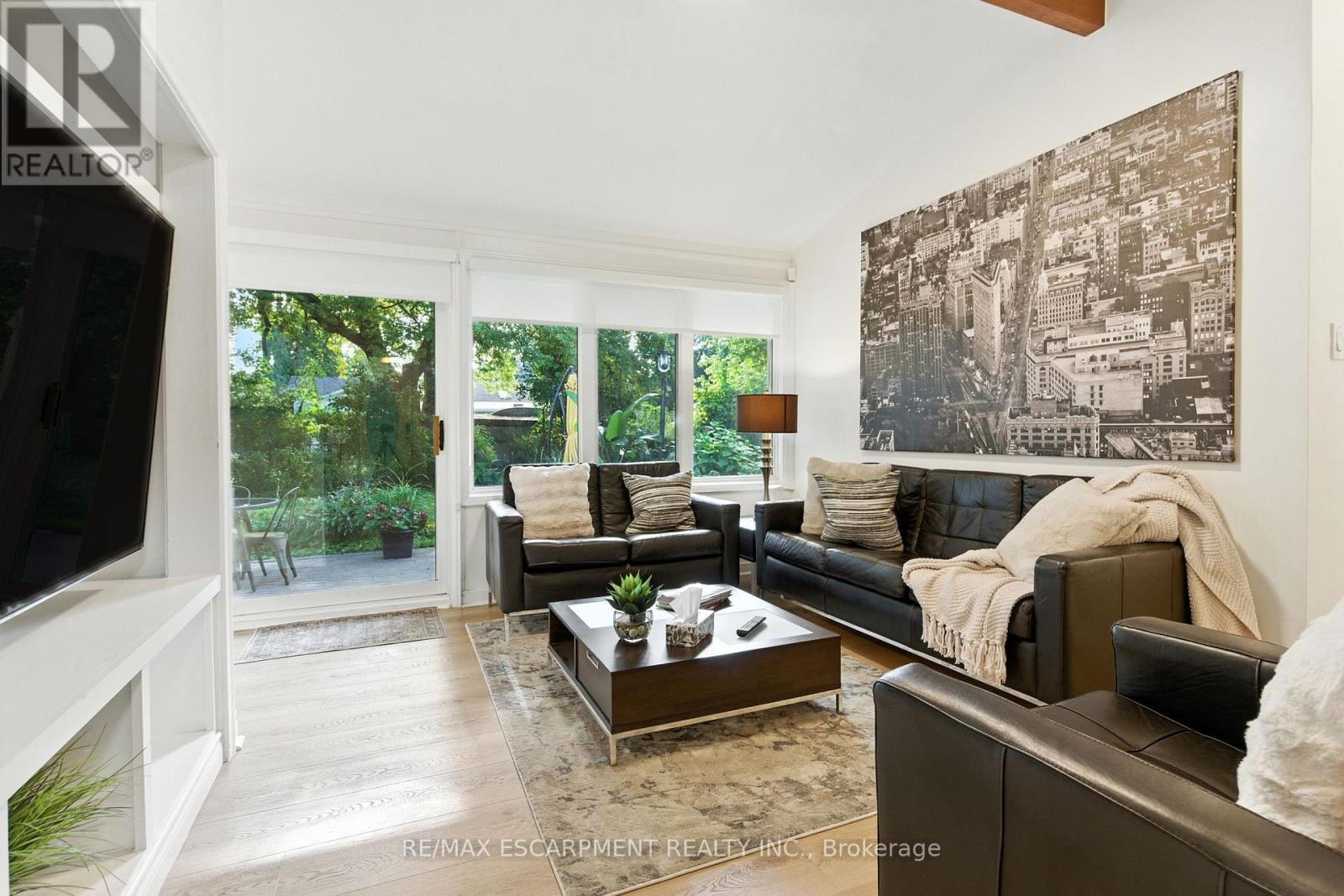 230 South Service Road, Mississauga, Ontario  L5G 2S1 - Photo 13 - W12781064