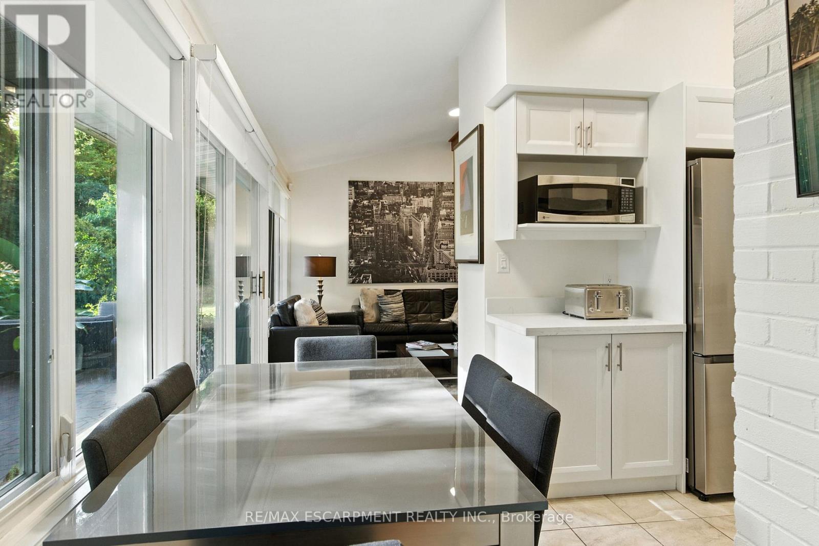 230 South Service Road, Mississauga, Ontario  L5G 2S1 - Photo 18 - W12781064