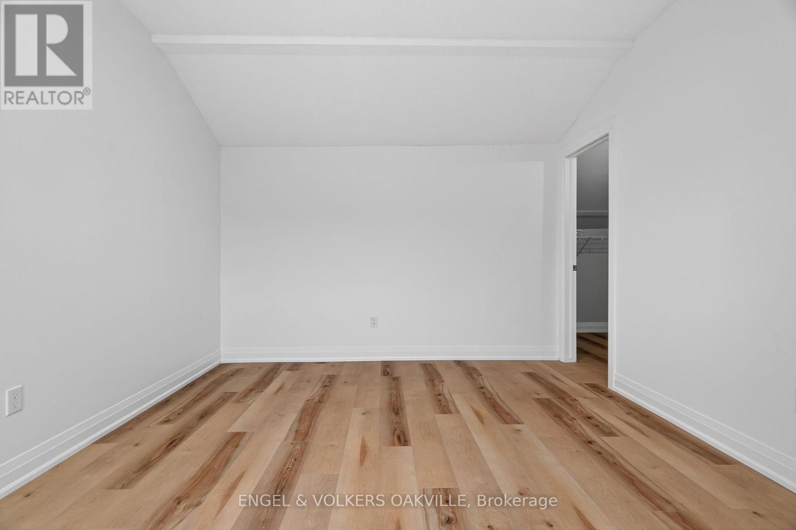 104 - 103 Thomas Street, Oakville, Ontario  L6J 3A7 - Photo 12 - W12781066