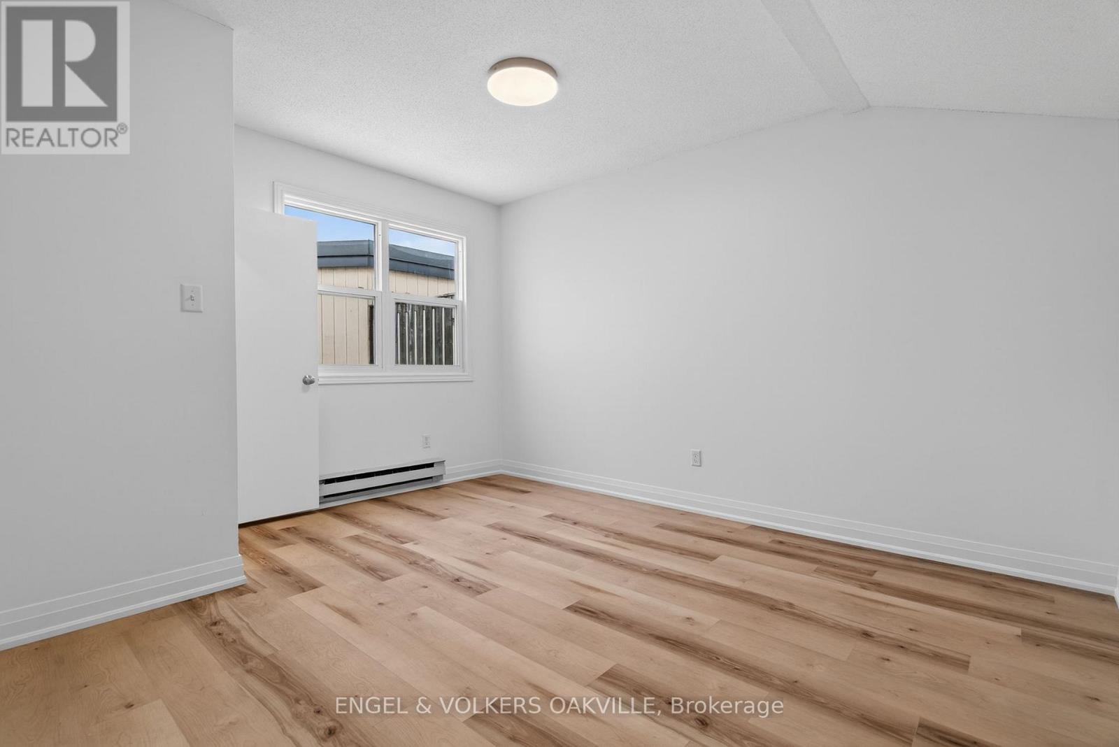 104 - 103 Thomas Street, Oakville, Ontario  L6J 3A7 - Photo 14 - W12781066