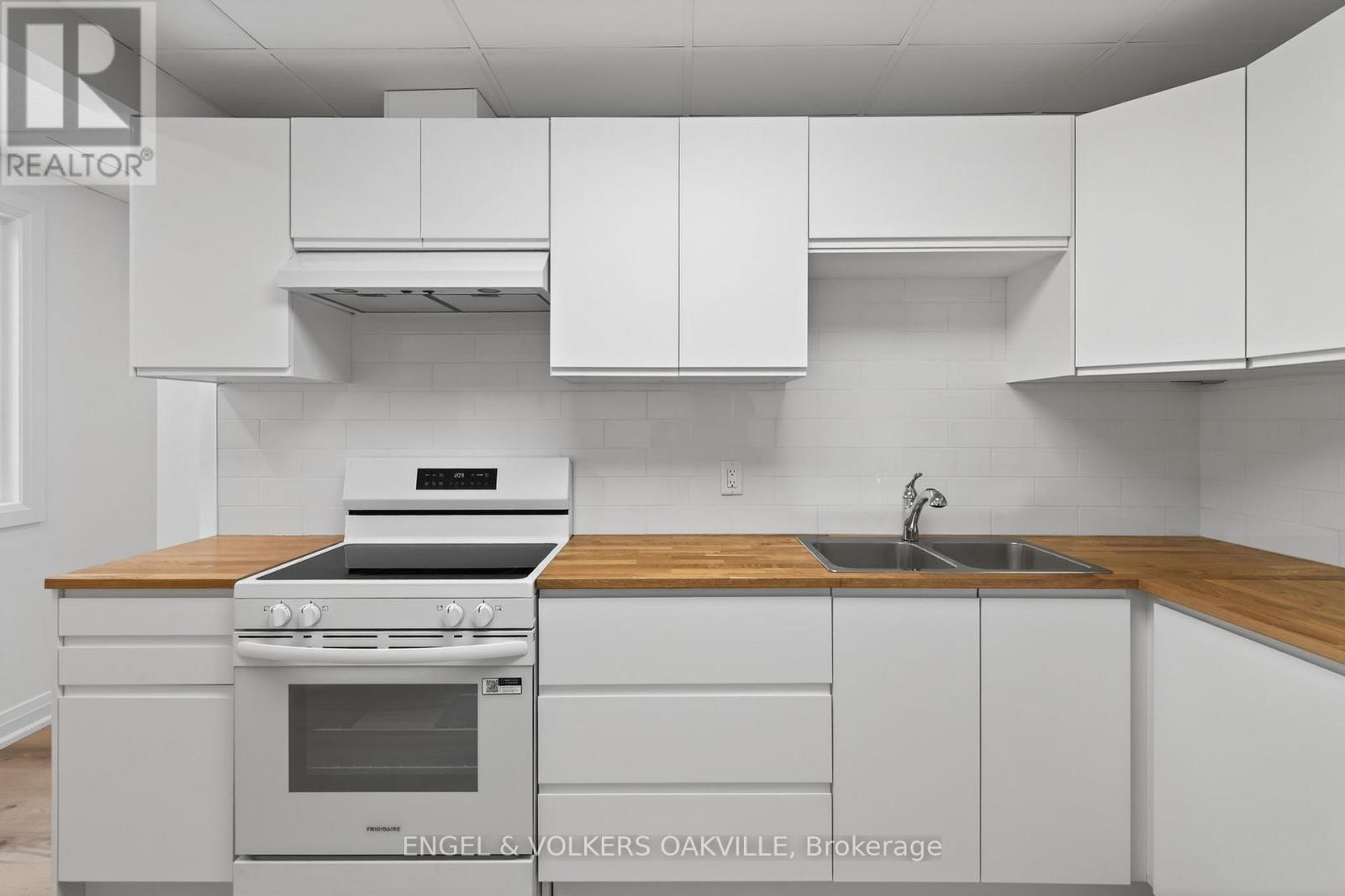 104 - 103 Thomas Street, Oakville, Ontario  L6J 3A7 - Photo 6 - W12781066