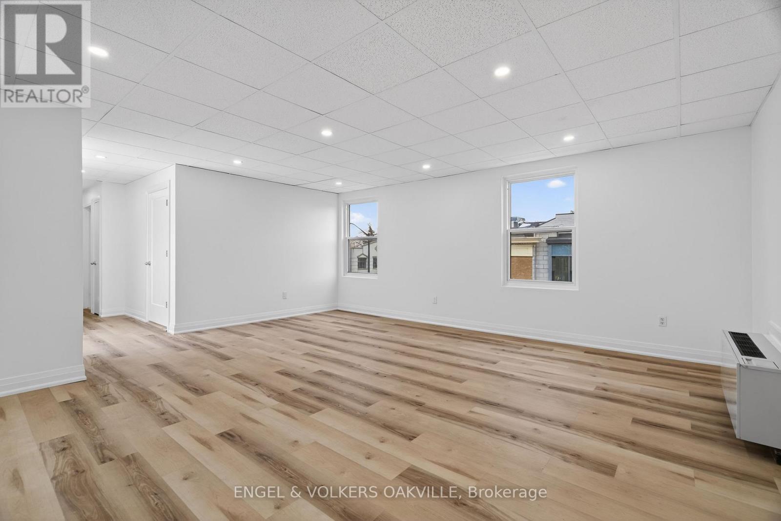 104 - 103 Thomas Street, Oakville, Ontario  L6J 3A7 - Photo 8 - W12781066