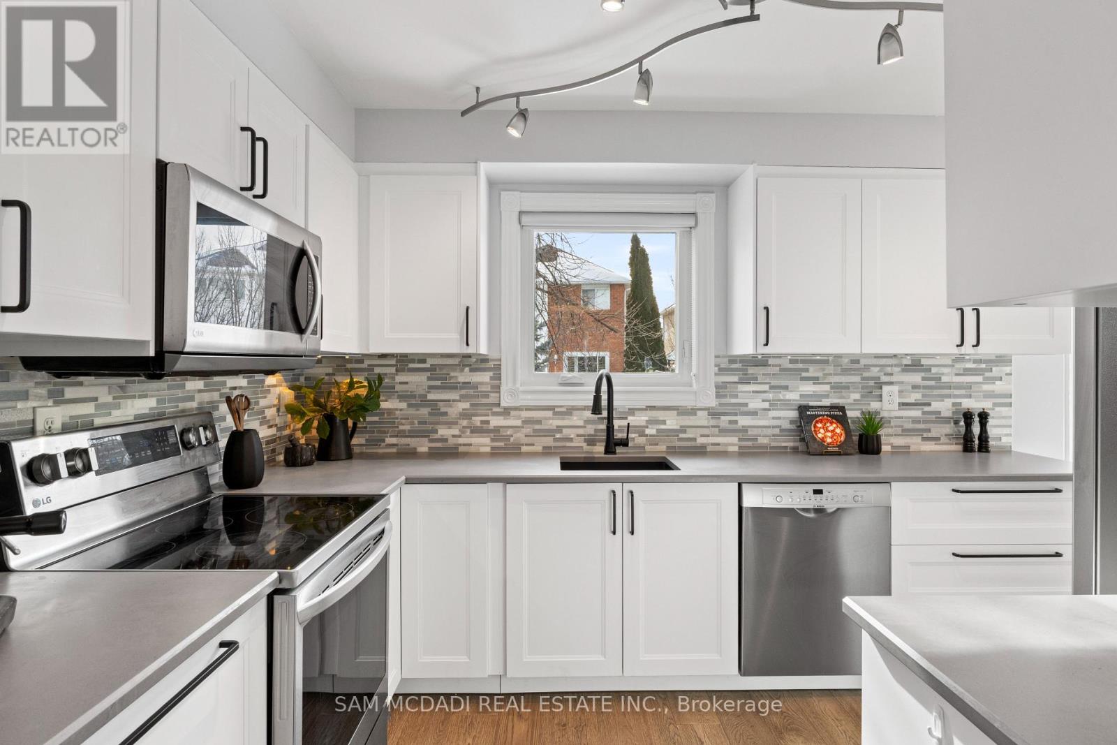 7214 Terragar Boulevard, Mississauga, Ontario  L5N 7M5 - Photo 18 - W12781142