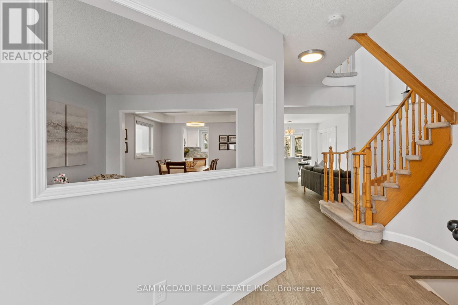 7214 Terragar Boulevard, Mississauga, Ontario  L5N 7M5 - Photo 5 - W12781142