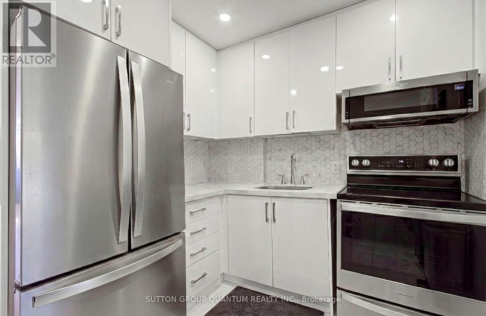 232 Pearson Avenue, Toronto, Ontario  M6R 1G7 - Photo 27 - W12781146