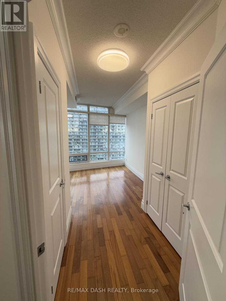 2310 - 15 Windermere Avenue, Toronto, Ontario  M6S 5A2 - Photo 10 - W12781152