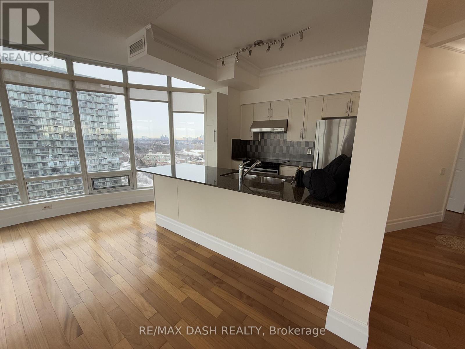 2310 - 15 Windermere Avenue, Toronto, Ontario  M6S 5A2 - Photo 5 - W12781152