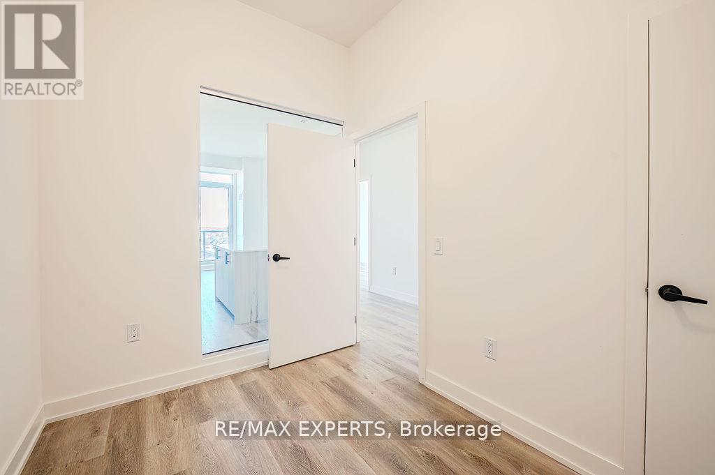 802 - 2475 Old Bronte Rd Road, Oakville, Ontario  L6M 5S7 - Photo 8 - W12781156