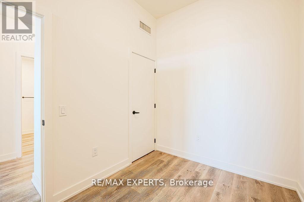 802 - 2475 Old Bronte Rd Road, Oakville, Ontario  L6M 5S7 - Photo 9 - W12781156