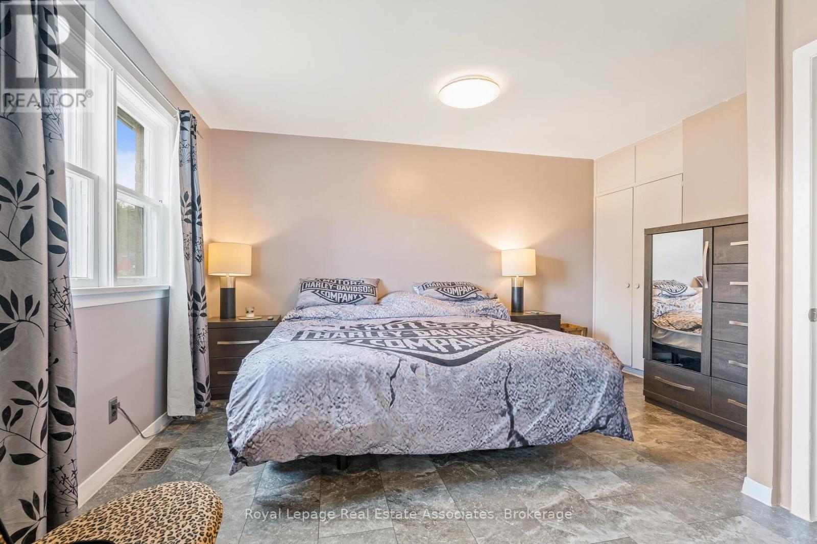 67 Roseford Terrace, Halton Hills, Ontario  L7J 2L2 - Photo 15 - W12781190