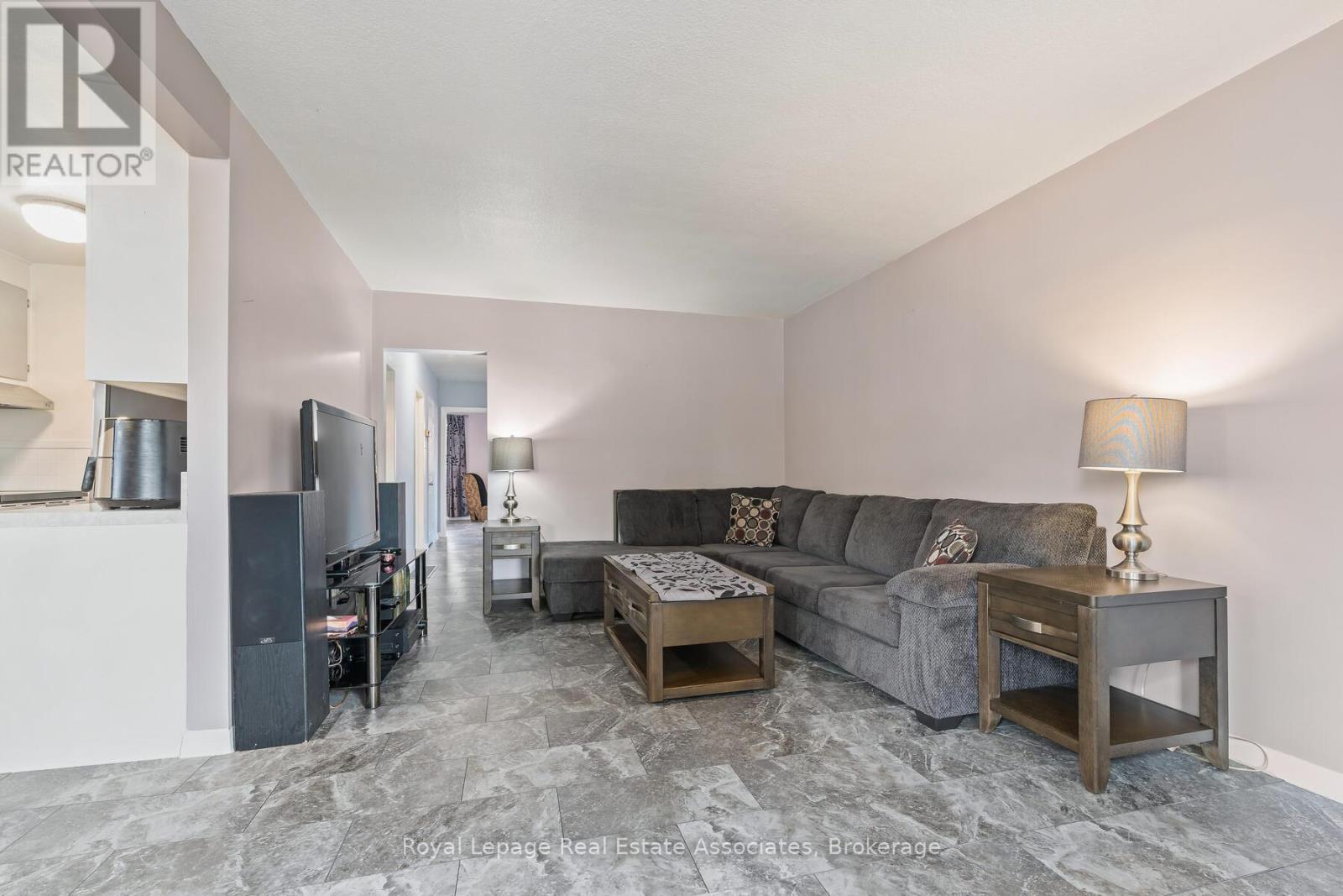 67 Roseford Terrace, Halton Hills, Ontario  L7J 2L2 - Photo 9 - W12781190