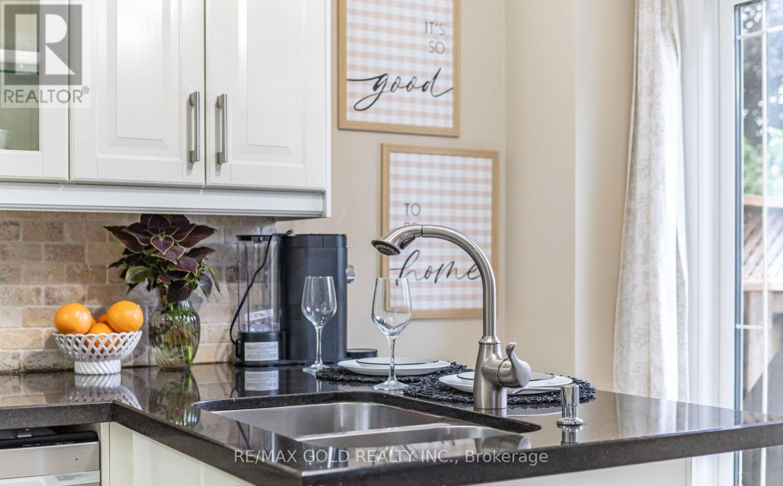 26 Flemington Drive, Caledon, Ontario  L7C 1B5 - Photo 17 - W12781192