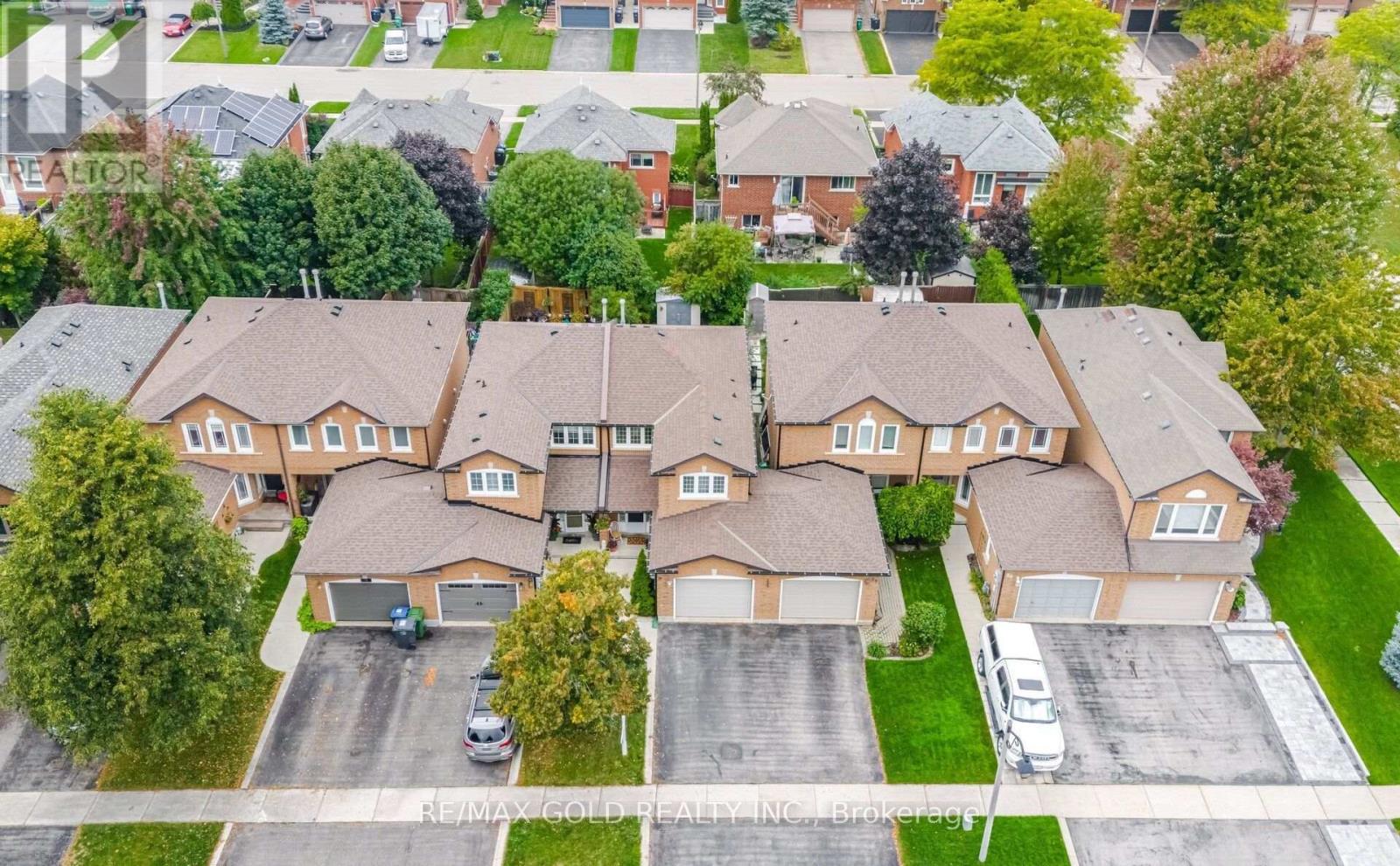 26 Flemington Drive, Caledon, Ontario  L7C 1B5 - Photo 2 - W12781192