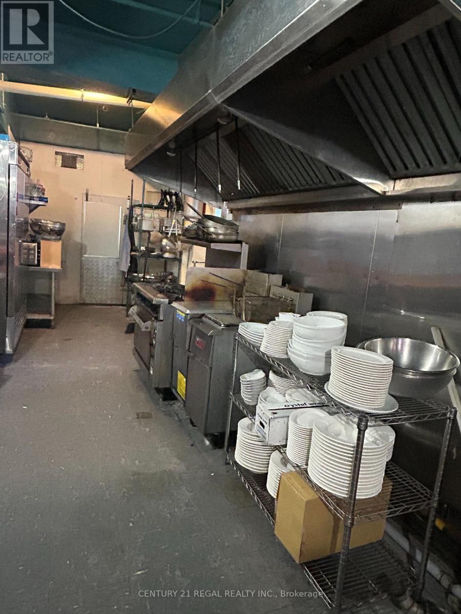 1166 Dundas Street W, Toronto, Ontario  M6J 1X4 - Photo 8 - C12725316