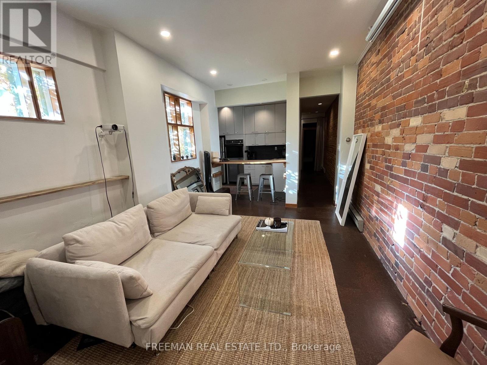 Main Flr Apt - 21 Wells Street, Toronto (Annex), Ontario  M5R 1N9 - Photo 6 - C12781024