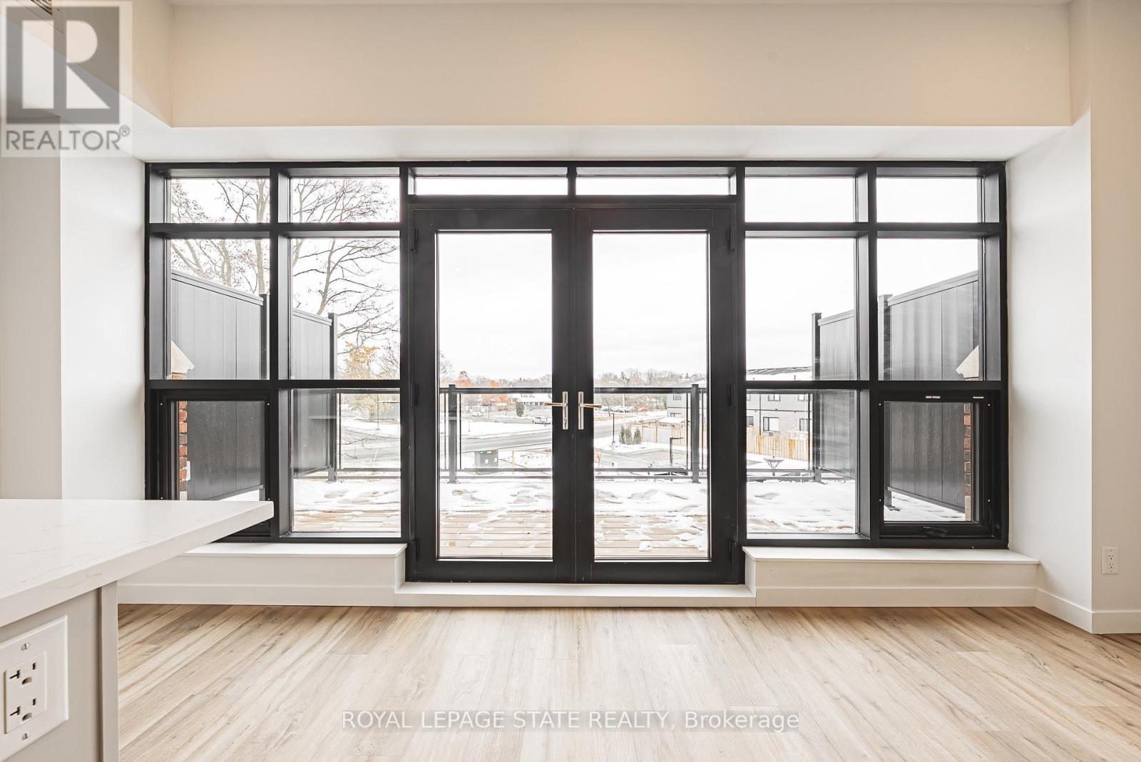 302 - 555 Sanatorium Road, Hamilton, Ontario  L9C 2B1 - Photo 8 - X12781004