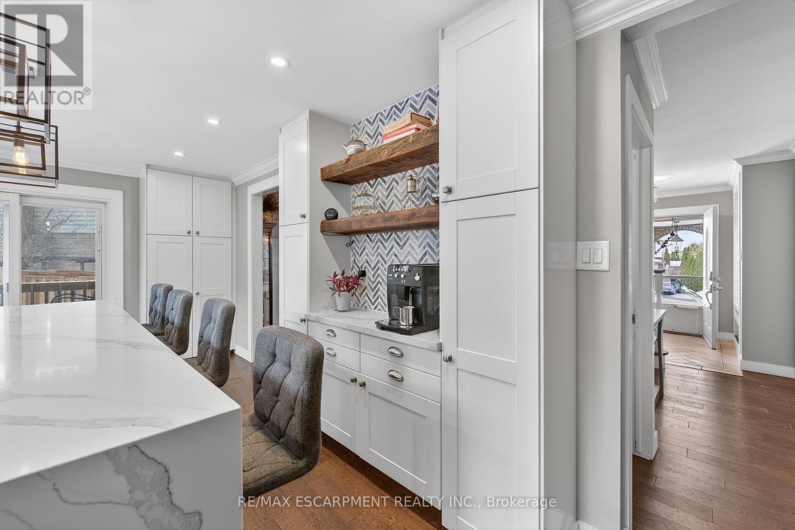 31 Maynard Street, Hamilton, Ontario  L9B 1R9 - Photo 8 - X12781034