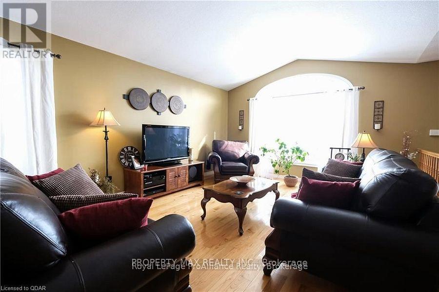 12 Christopher Court, Belleville, Ontario  K8N 5Z3 - Photo 5 - X12781218