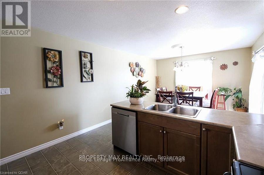 12 Christopher Court, Belleville, Ontario  K8N 5Z3 - Photo 8 - X12781218