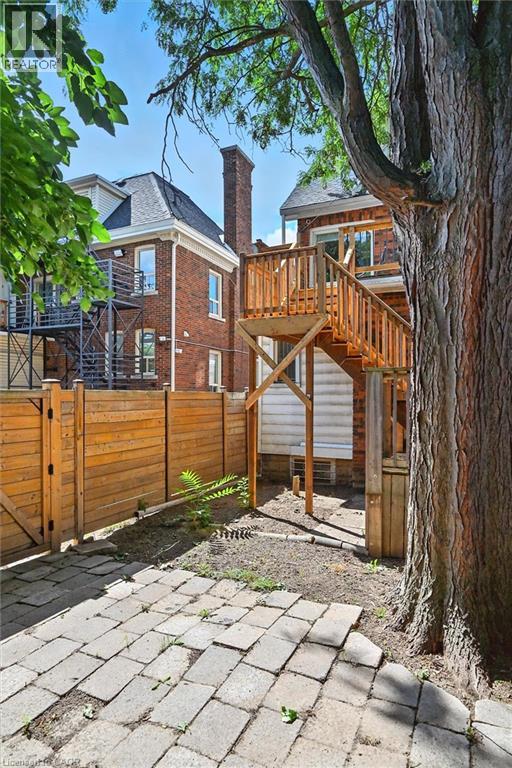 1047 Main Street E, Hamilton, Ontario  L8M 1N5 - Photo 39 - 40804307