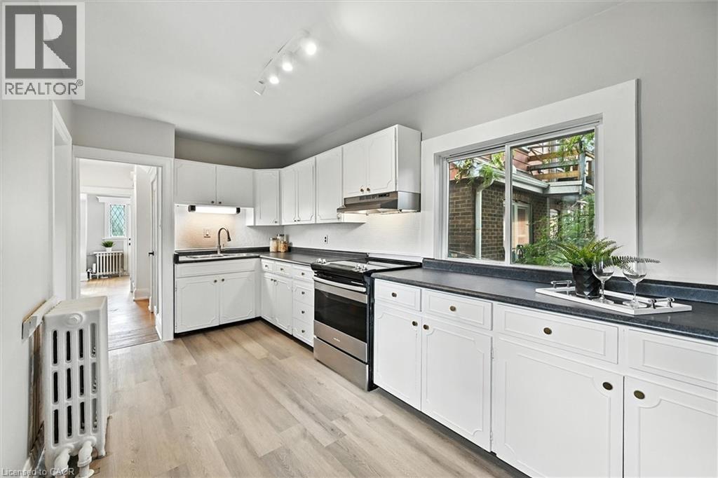 1047 Main Street E, Hamilton, Ontario  L8M 1N5 - Photo 45 - 40804307