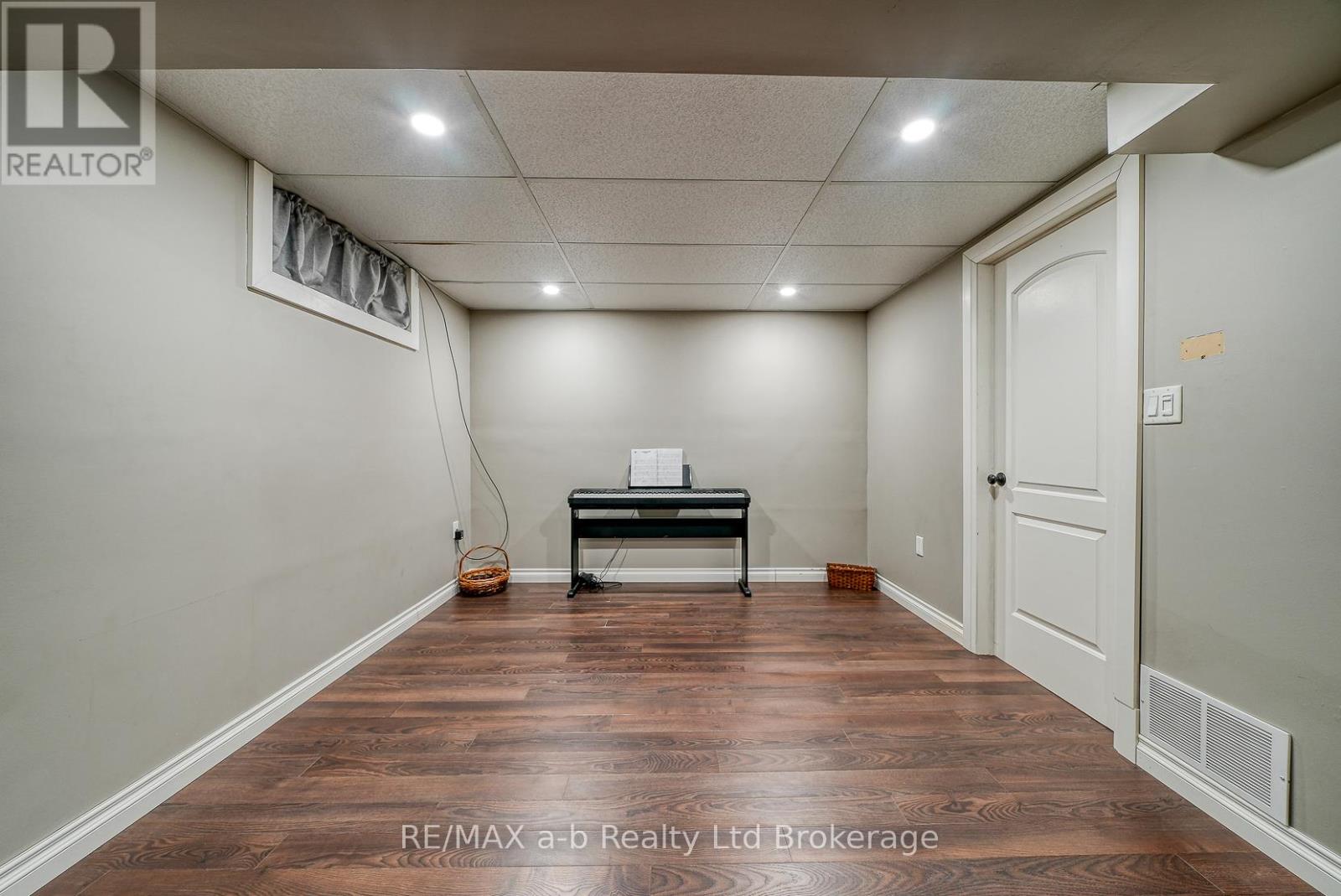 32 Princess Park Road, Ingersoll (Ingersoll - South), Ontario  N5C 1X8 - Photo 38 - X12781264