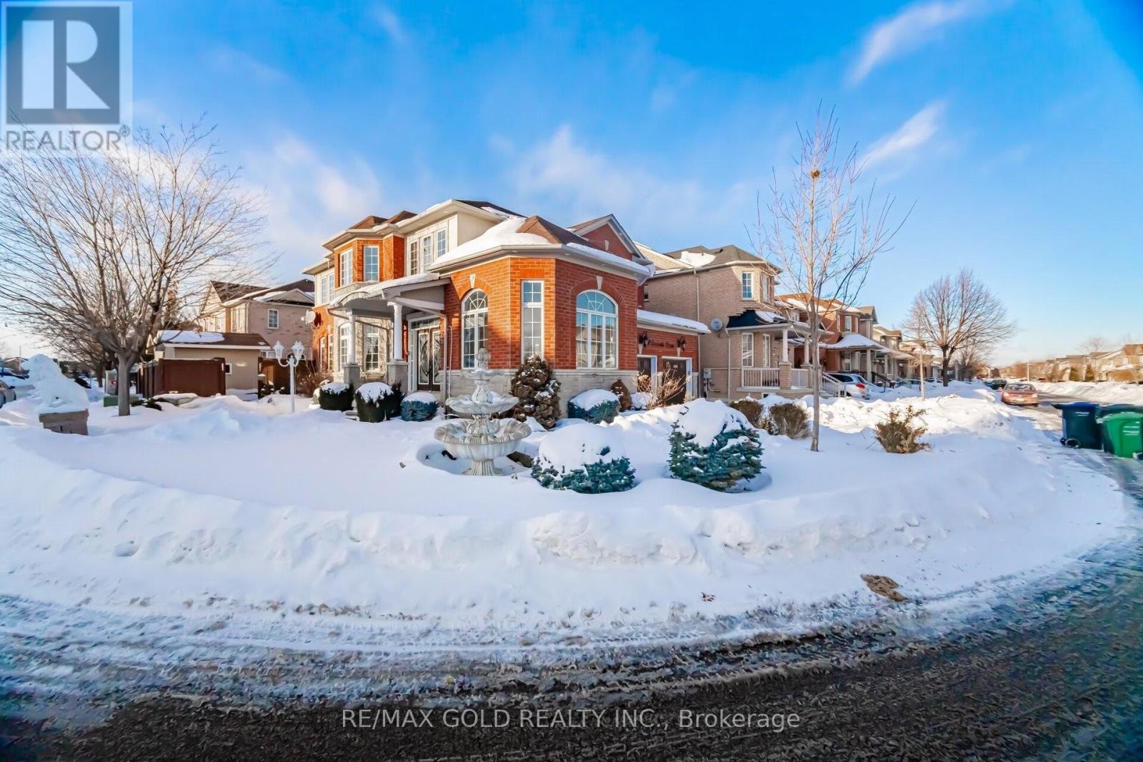 26 Gorevale Drive, Brampton, Ontario  L6P 1N9 - Photo 2 - W12775846