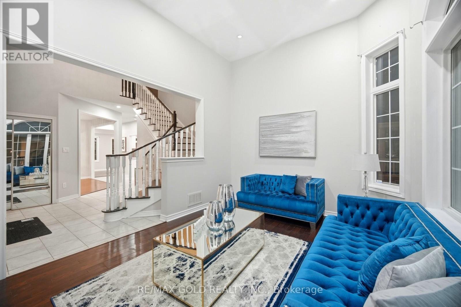 26 Gorevale Drive, Brampton, Ontario  L6P 1N9 - Photo 6 - W12775846