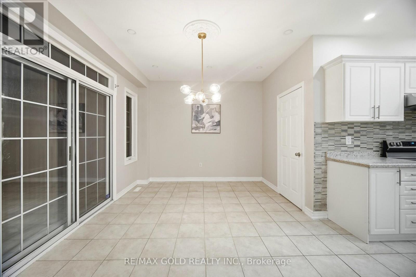 26 Gorevale Drive, Brampton, Ontario  L6P 1N9 - Photo 13 - W12775846