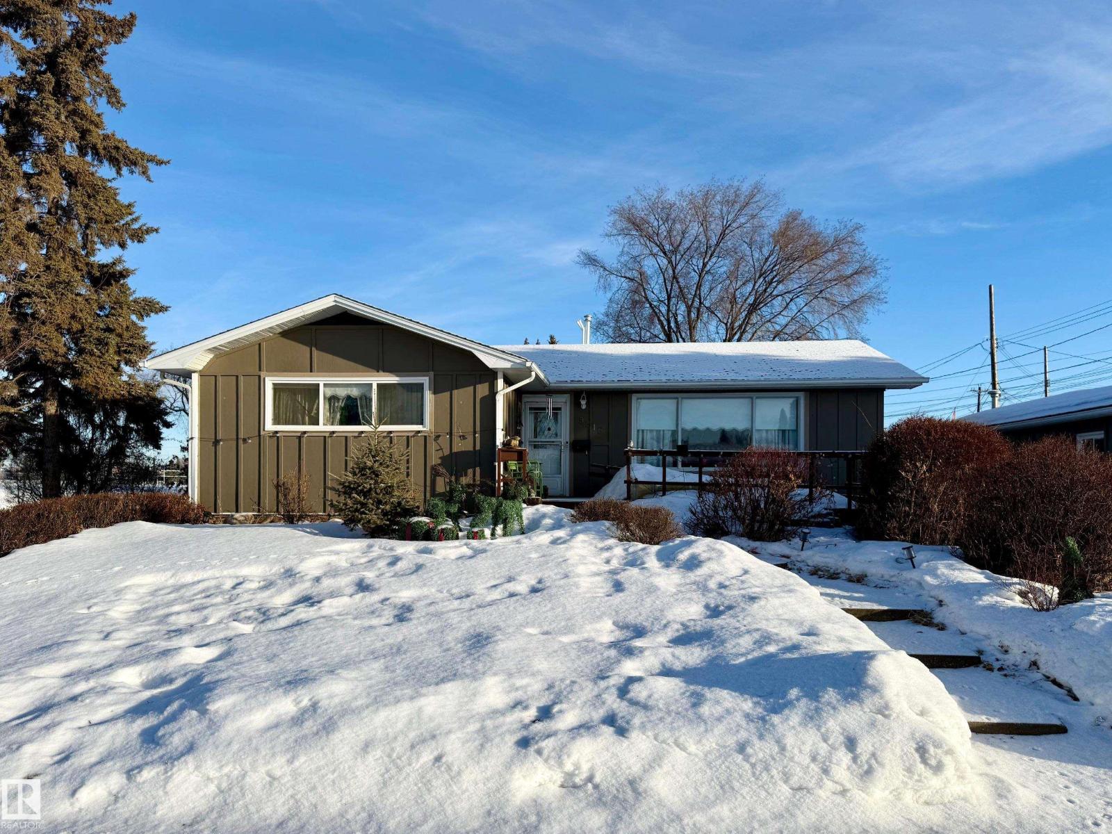 9216 130 AV NW, edmonton, Alberta