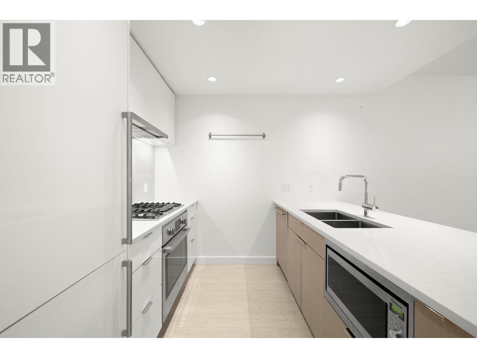 203 7928 Yukon Street, Vancouver, British Columbia  V5X 2Y7 - Photo 3 - R3088856