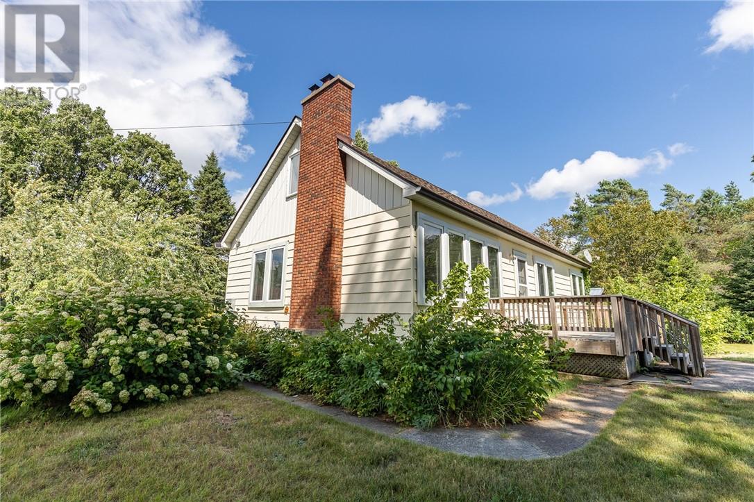 620 Imperial Street, Massey, Ontario  P0P 1P0 - Photo 3 - 2126422