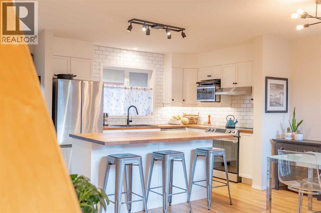 2, 601 4th Street, Canmore, Alberta  T1W 2G7 - Photo 3 - A2285792