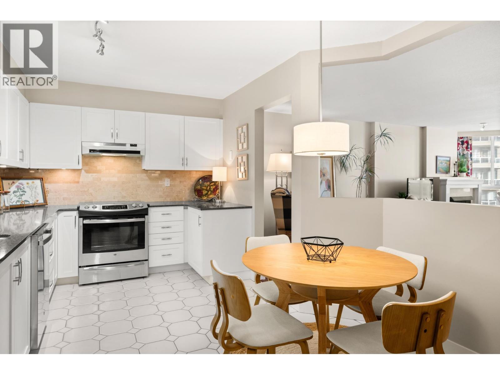 1105 1235 Quayside Drive, New Westminster, British Columbia  V3M 6J5 - Photo 7 - R3089008