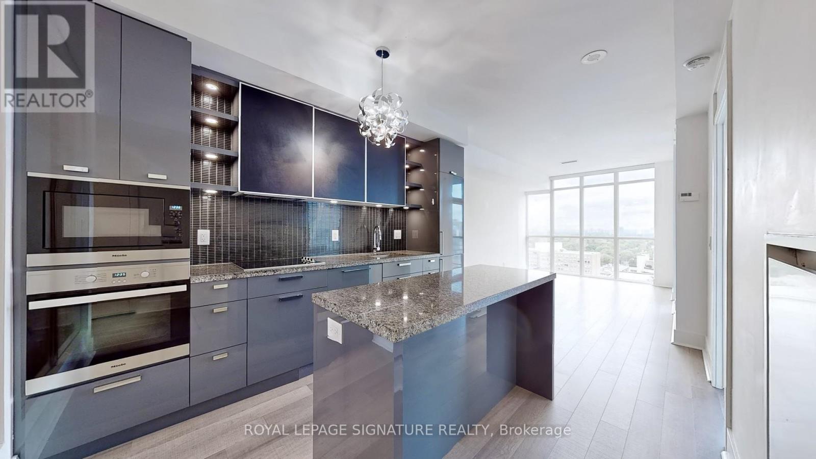 1705 - 32 DAVENPORT ROAD, Toronto, Ontario