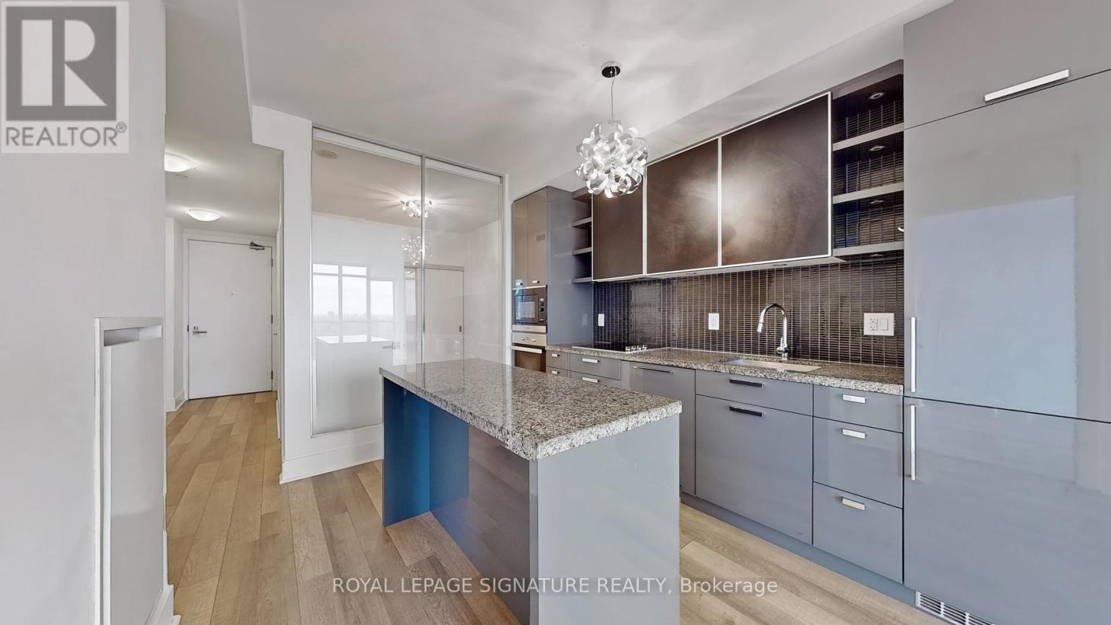 1705 - 32 Davenport Road, Toronto, Ontario  M5R 1H3 - Photo 2 - C12781268