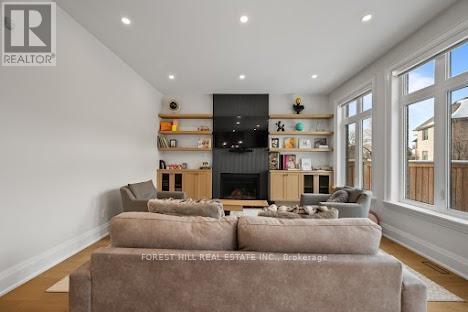 2540 St Clair Avenue E, Toronto, Ontario  M4B 1M1 - Photo 21 - E12781250