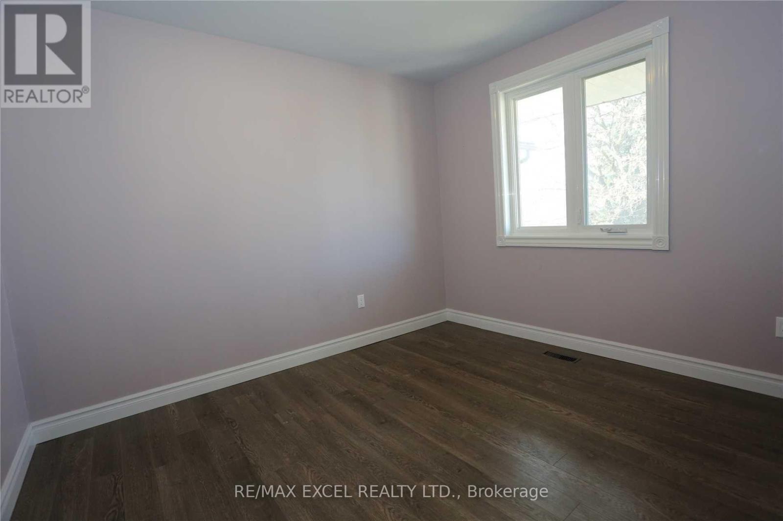 Main - 122 Armitage Drive, Newmarket, Ontario  L3Y 5L7 - Photo 7 - N12781228