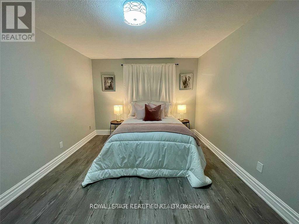 112 Jade Crescent, Brampton, Ontario  L6S 3M8 - Photo 11 - W12768768