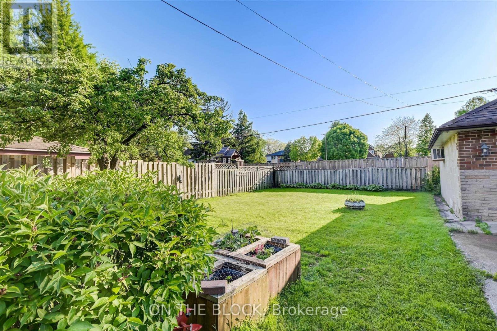 534 Midland Avenue, Toronto, Ontario  M1N 1T1 - Photo 28 - E12773414