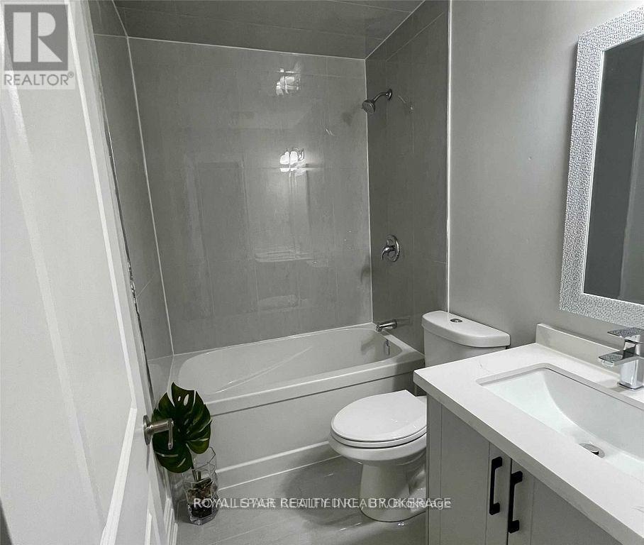 112 Jade Crescent, Brampton, Ontario  L6S 3M8 - Photo 13 - W12768768