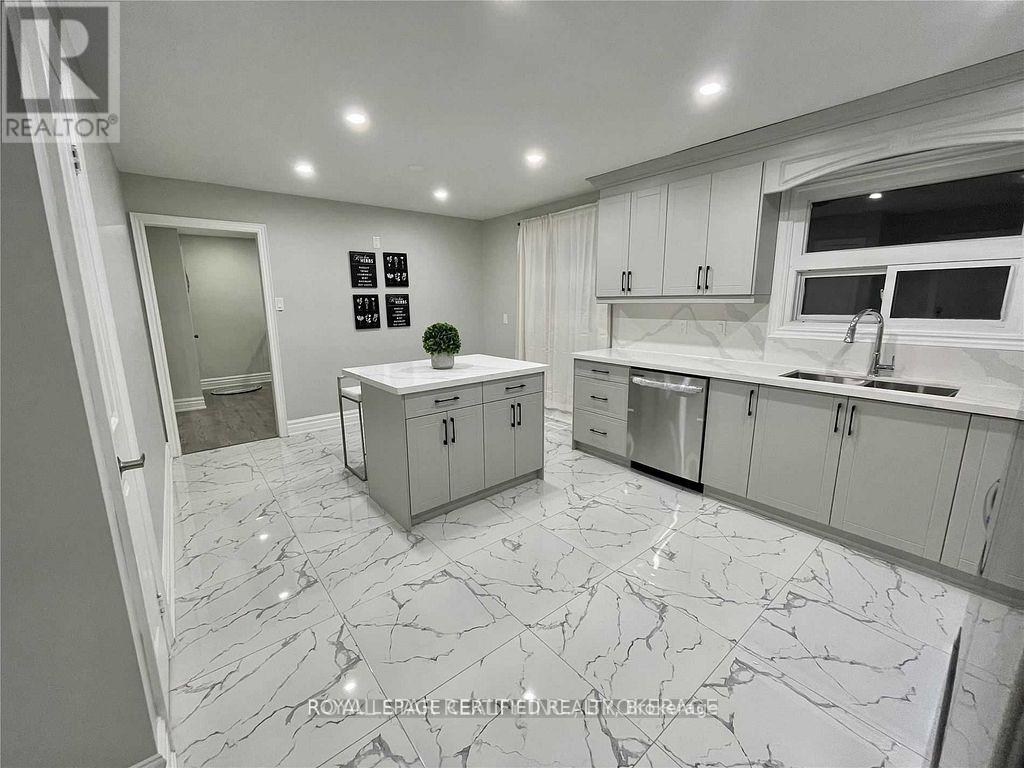 112 Jade Crescent, Brampton, Ontario  L6S 3M8 - Photo 6 - W12768768