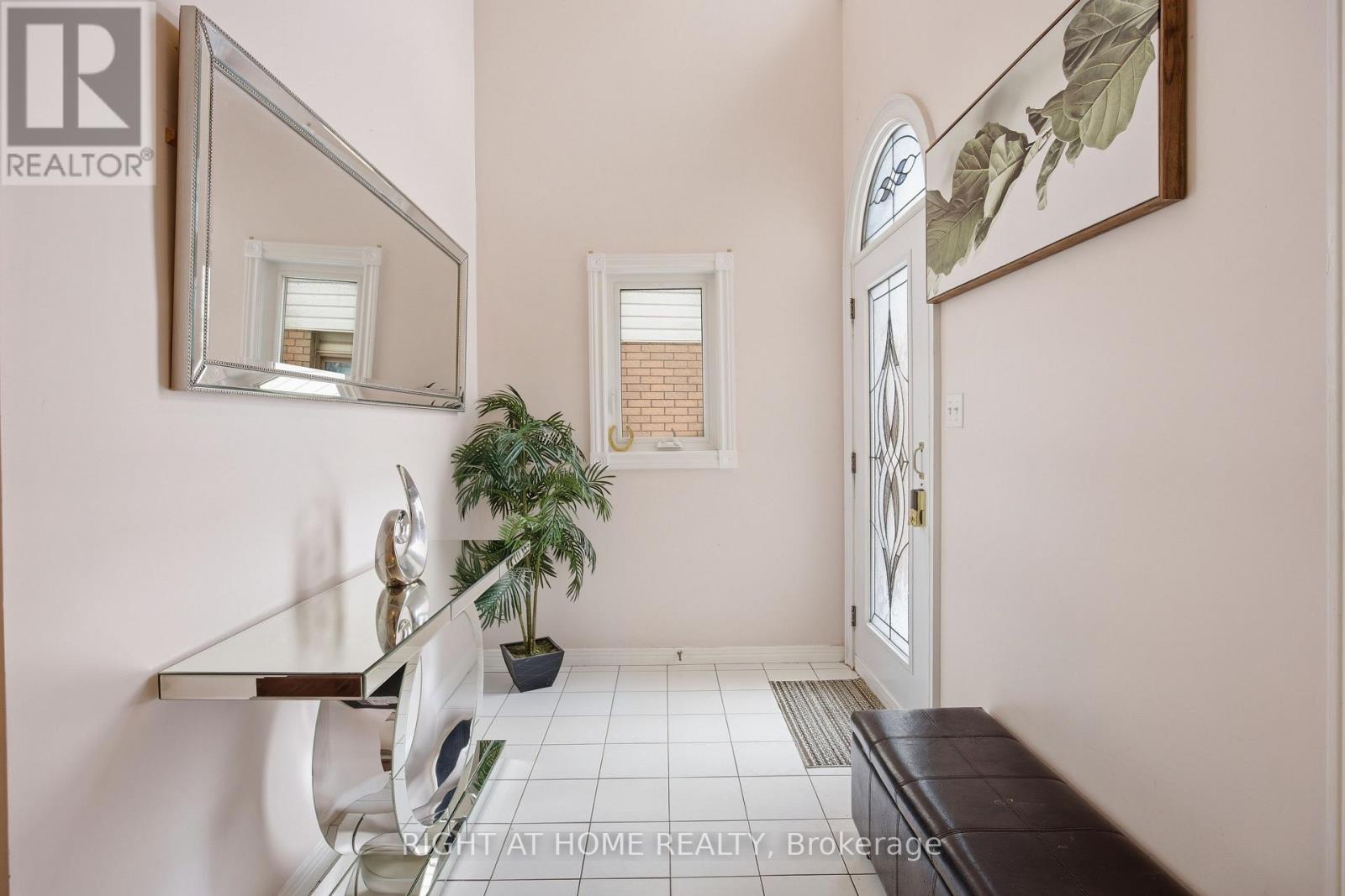 333 Brigade Drive, Hamilton, Ontario  L9B 2G1 - Photo 3 - X12778264