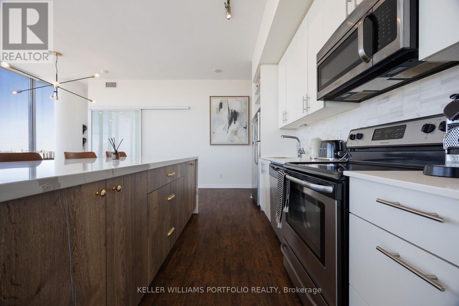 3401 - 105 The Queensway Avenue, Toronto, Ontario  M6S 5B5 - Photo 17 - W12781240