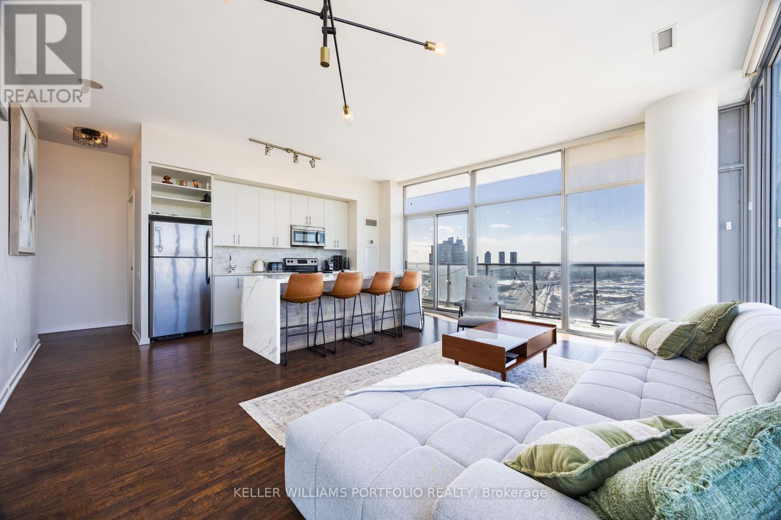 3401 - 105 The Queensway Avenue, Toronto, Ontario  M6S 5B5 - Photo 2 - W12781240