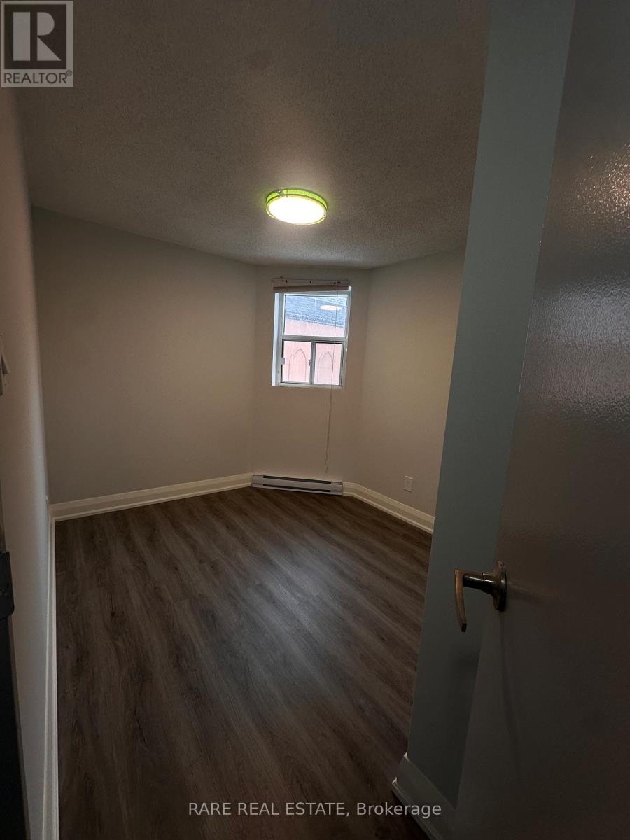 9 - 99 Bellevue Avenue, Toronto, Ontario  M5T 2N8 - Photo 8 - C12549042