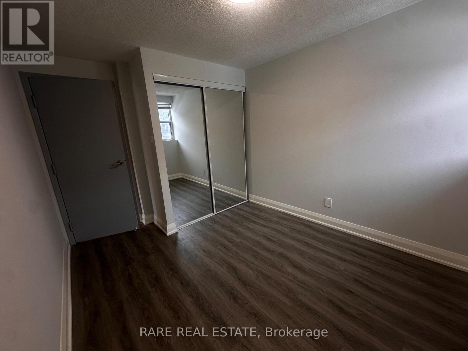 9 - 99 Bellevue Avenue, Toronto, Ontario  M5T 2N8 - Photo 5 - C12549042