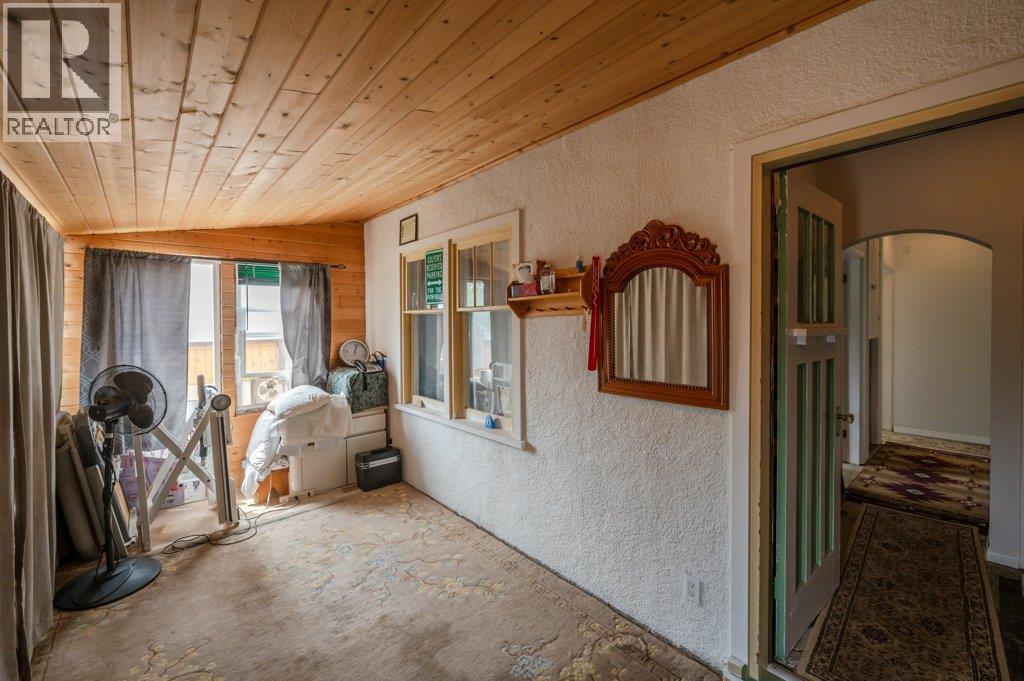 6130 Kootenay Street, Oliver, British Columbia  V0H 1T0 - Photo 6 - 10375691