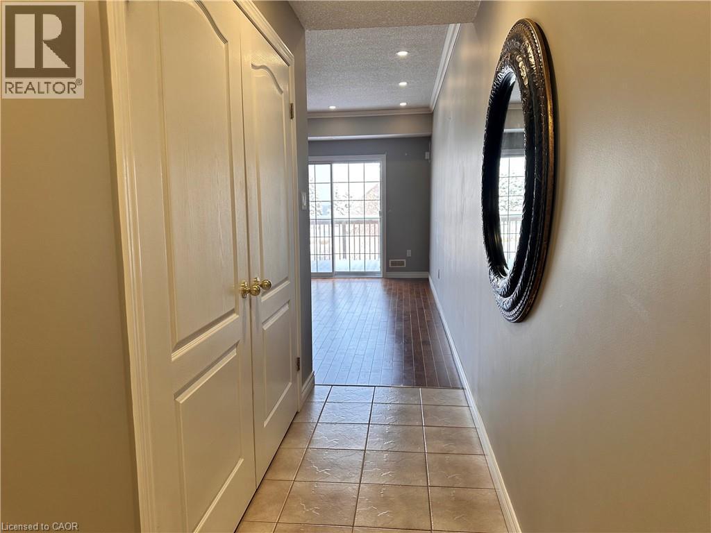 2 Harbour Drive Unit# 14, Stoney Creek, Ontario  L8E 6B1 - Photo 3 - 40804696